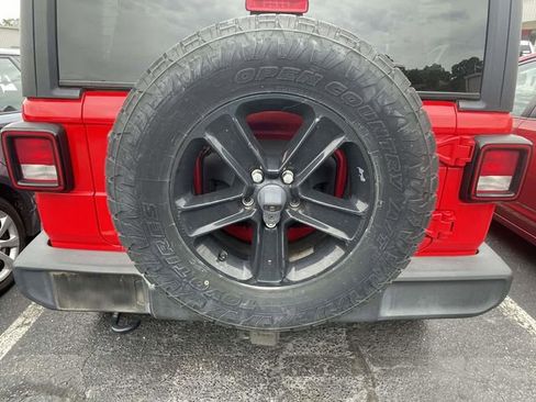 Used 2022 Jeep Wrangler Unlimited Sport AWD/4WD image 11