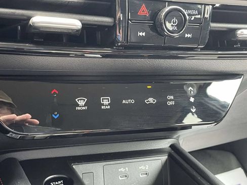 Used 2025 Nissan Kicks SR FWD image 27