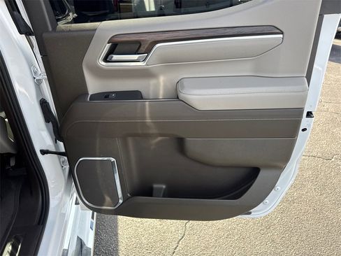 Used 2023 GMC Sierra 1500 SLT w/ SLT Premium Package image 17