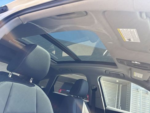 Used 2025 Audi Q5 Premium w/ Convenience Package image 18