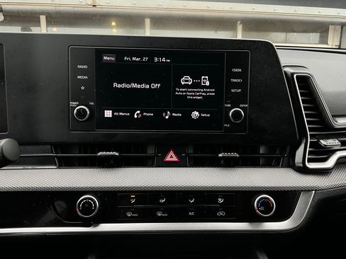 Used 2025 Kia Sportage LX image 24