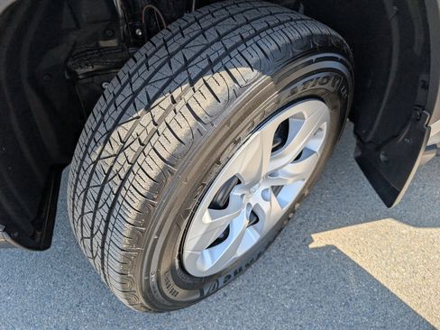 Used 2025 Toyota RAV4 LE image 21