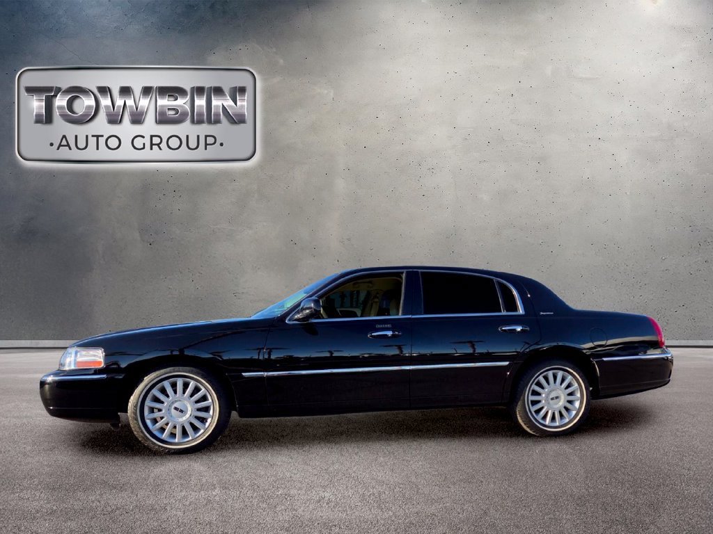 Used 2006 Lincoln Town Car Signature RWD image 6