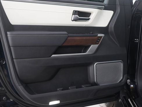 Used 2025 Toyota Sequoia Capstone image 21