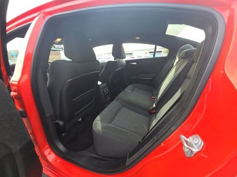 Used 2019 Dodge Charger SXT image 29