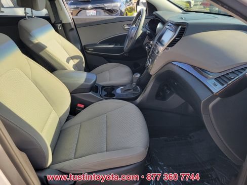 Used 2018 Hyundai Santa Fe SE w/ Cargo Package image 15