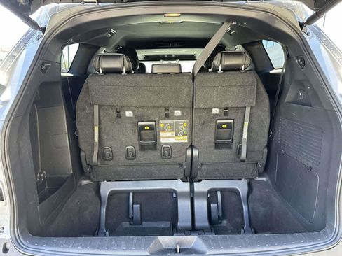 Used 2025 Toyota Sienna XLE Woodland Edition image 14