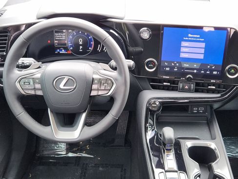 Certified 2024 Lexus NX 250 FWD w/ Towing Package (2000 Lbs) image 9