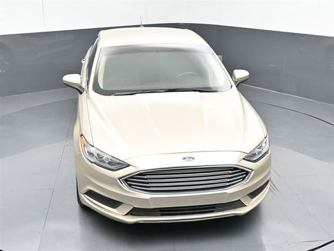 Used 2017 Ford Fusion SE w/ Fusion SE Technology Package FWD image 22