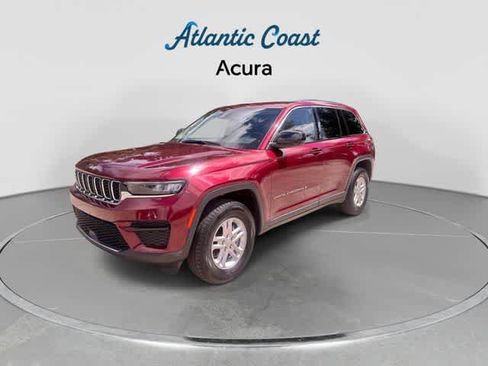 Used 2023 Jeep Grand Cherokee Laredo RWD image 4