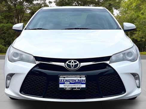 Used 2017 Toyota Camry image 2