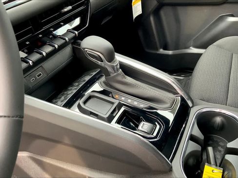 New 2025 GMC Canyon Elevation w/ Convenience Package image 6