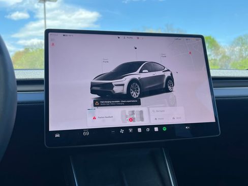 Used 2026 Tesla Model Y Long Range image 21