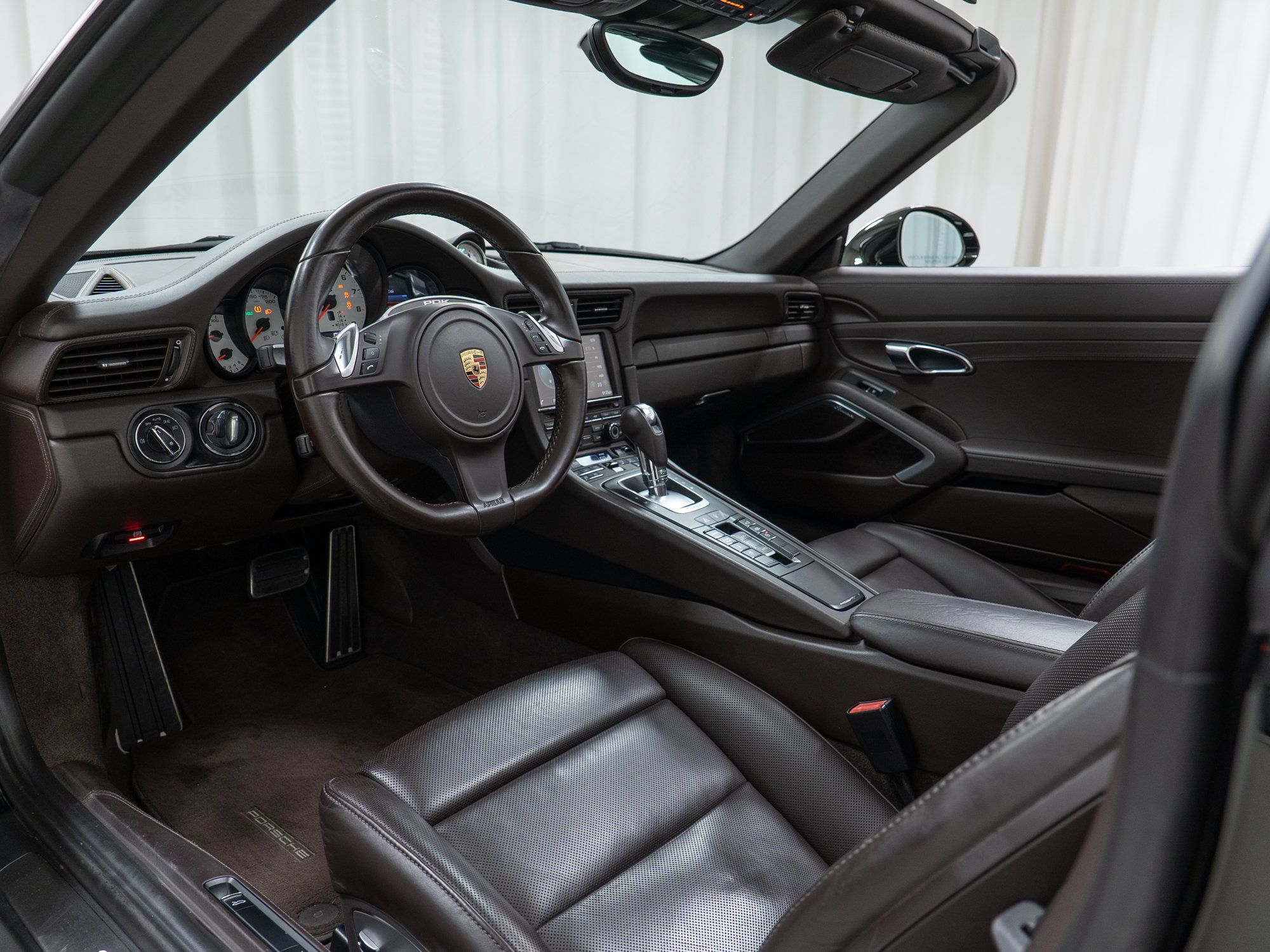 Certified 2016 Porsche 911 Targa 4 GTS AWD/4WD image 19