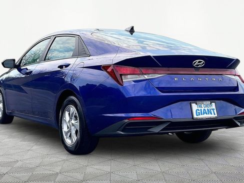 Used 2021 Hyundai Elantra SE FWD image 4