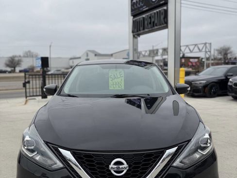 Used 2018 Nissan Sentra SR w/ Technology Package image 2