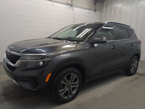 Used 2023 Kia Seltos S FWD image 2