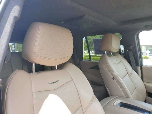 Used 2020 Cadillac Escalade Platinum AWD/4WD image 24