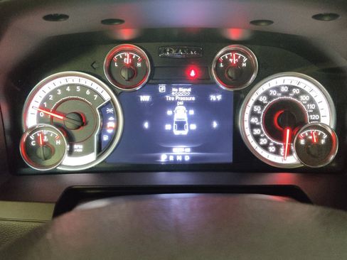 Used 2016 RAM 1500 Laramie AWD/4WD image 23