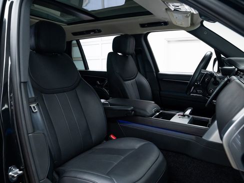 Used 2025 Land Rover Range Rover Long Wheelbase SE image 24