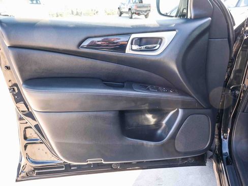 Used 2020 Nissan Pathfinder S FWD image 23