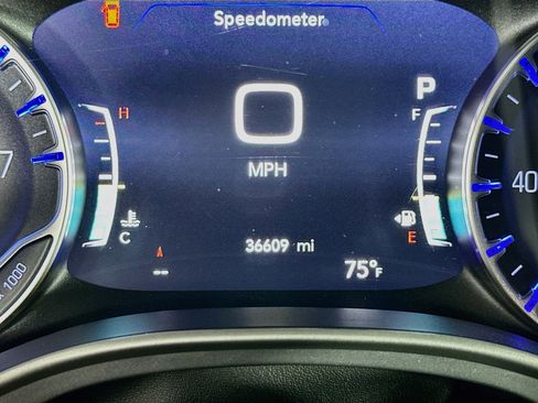 Used 2023 Chrysler Pacifica Touring-L w/ S Appearance Package FWD image 19