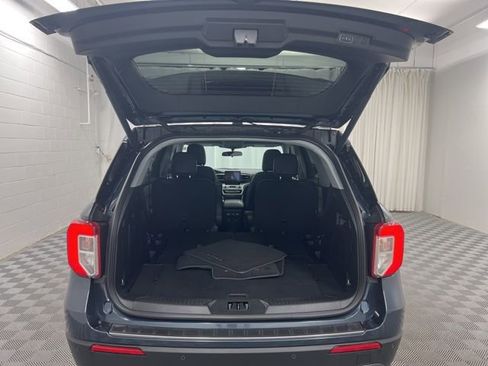 Used 2024 Ford Explorer XLT w/ Equipment Group 202A image 8
