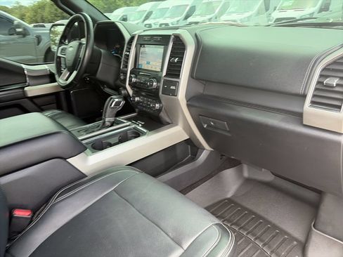 Used 2017 Ford F150 Lariat RWD image 31