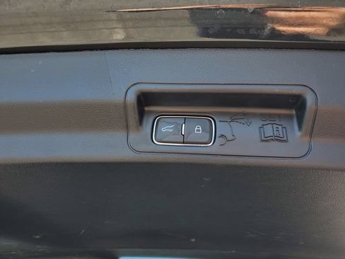 Used 2024 Ford Explorer Limited w/ Limited Technology Package AWD/4WD image 33