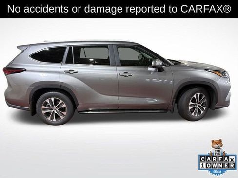 Certified 2025 Toyota Highlander XLE AWD/4WD image 3