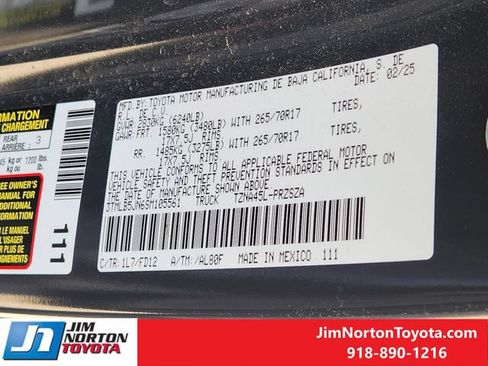 Used 2025 Toyota Tacoma TRD Off-Road AWD/4WD image 33
