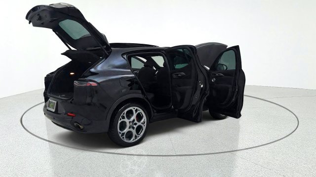 Used 2024 Alfa Romeo Tonale Veloce AWD/4WD image 18