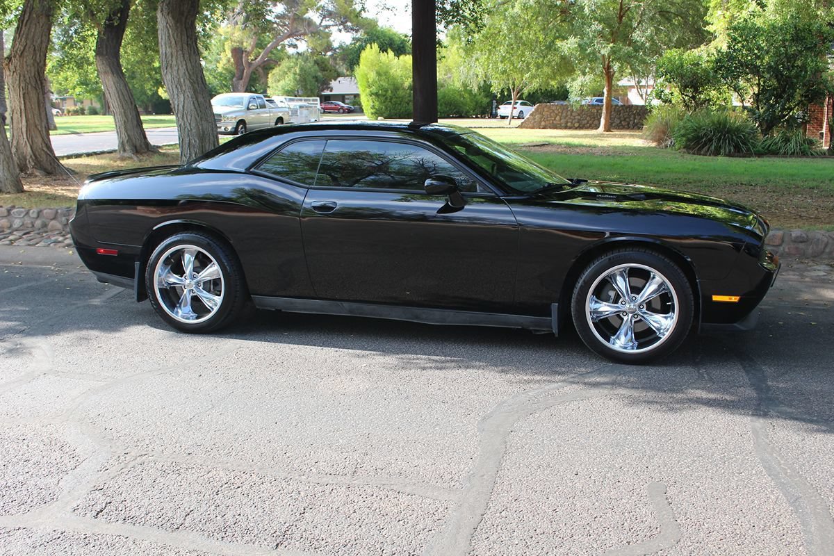 Used 2013 Dodge Challenger R/T Plus RWD image 35