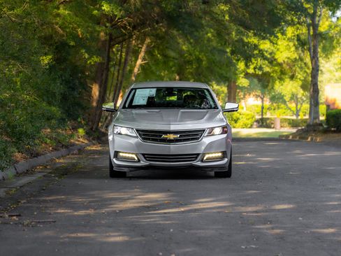 Used 2018 Chevrolet Impala Premier FWD image 34