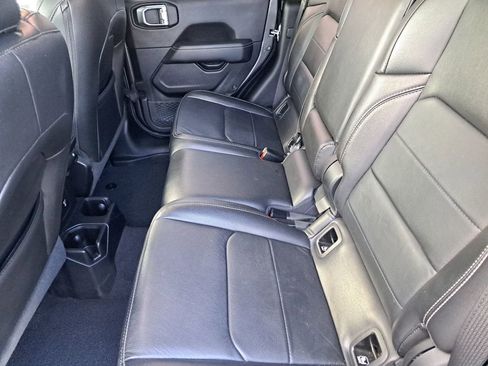 Used 2021 Jeep Gladiator Overland w/ Popular Equipment Package image 10