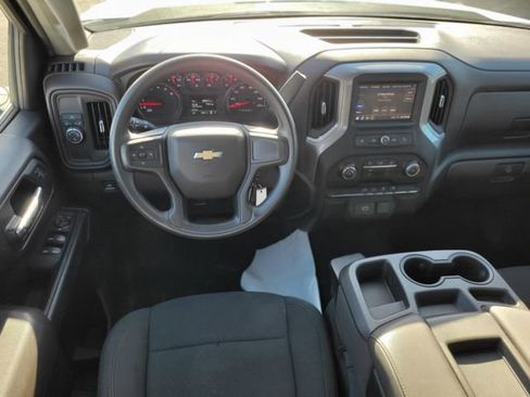 Used 2020 Chevrolet Silverado 1500 Custom w/ Custom Value Package image 12