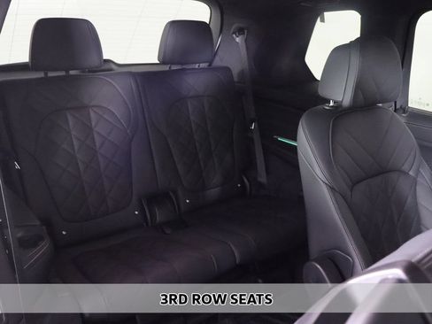 Used 2024 BMW X7 xDrive40i w/ M Sport Package AWD/4WD image 9