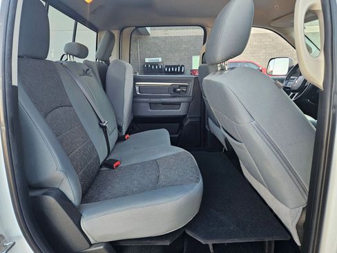 Used 2018 RAM 1500 SLT image 17