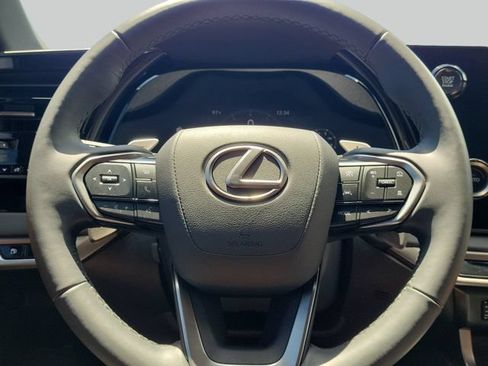 Used 2025 Lexus RX 350 FWD w/ Technology Package image 29