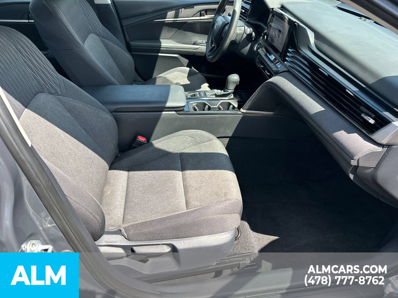 Used 2025 Toyota Camry LE FWD image 15