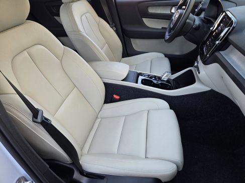 Used 2026 Volvo XC40 B5 Plus w/ Protection Package Premier image 12