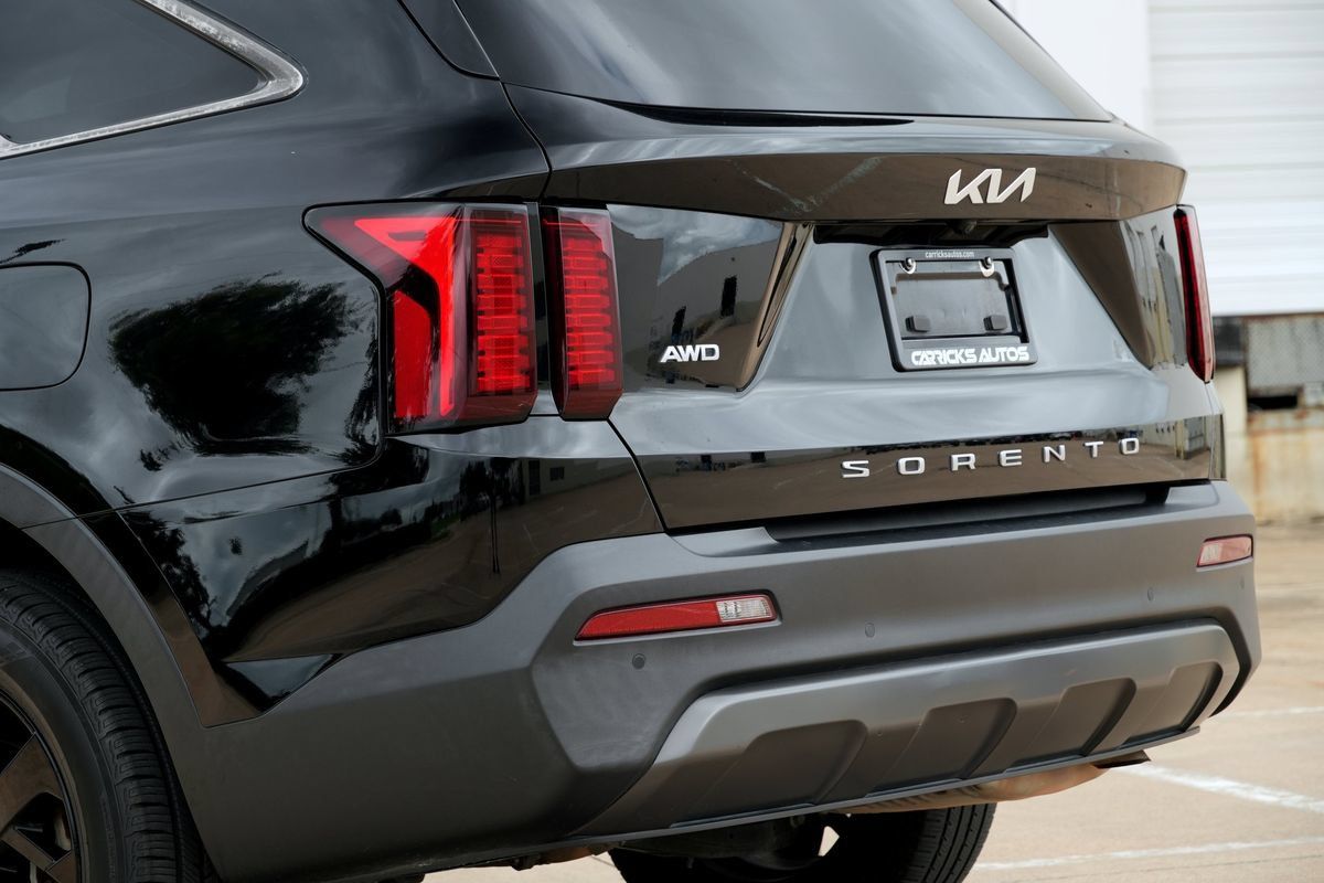 Used 2022 Kia Sorento S AWD/4WD image 33