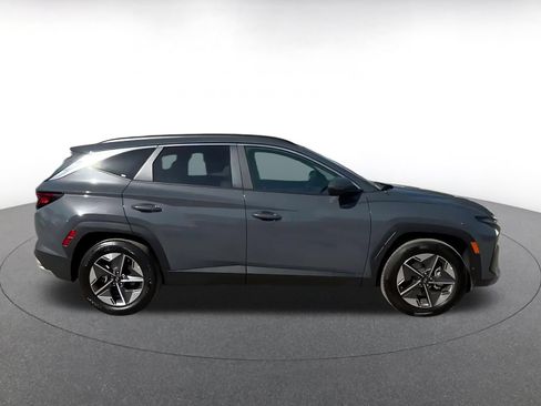 Used 2025 Hyundai Tucson SEL FWD image 16