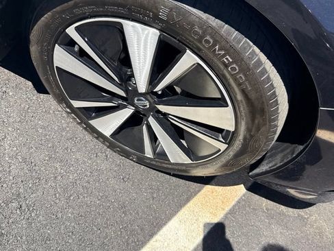 Used 2021 Nissan Altima 2.5 SV w/ SV Premium Package FWD image 5