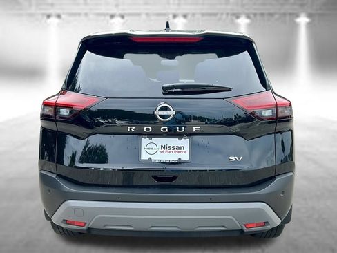 Certified 2023 Nissan Rogue SV FWD image 8