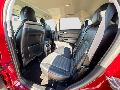 Used 2018 Ford Edge SEL w/ Equipment Group 201A image 29