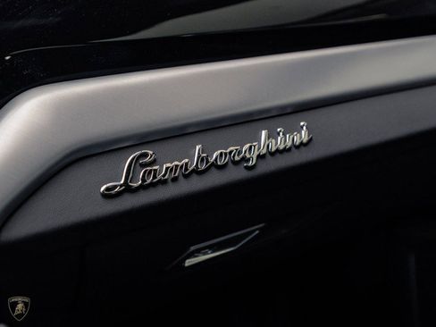 Used 2023 Lamborghini Urus S image 12