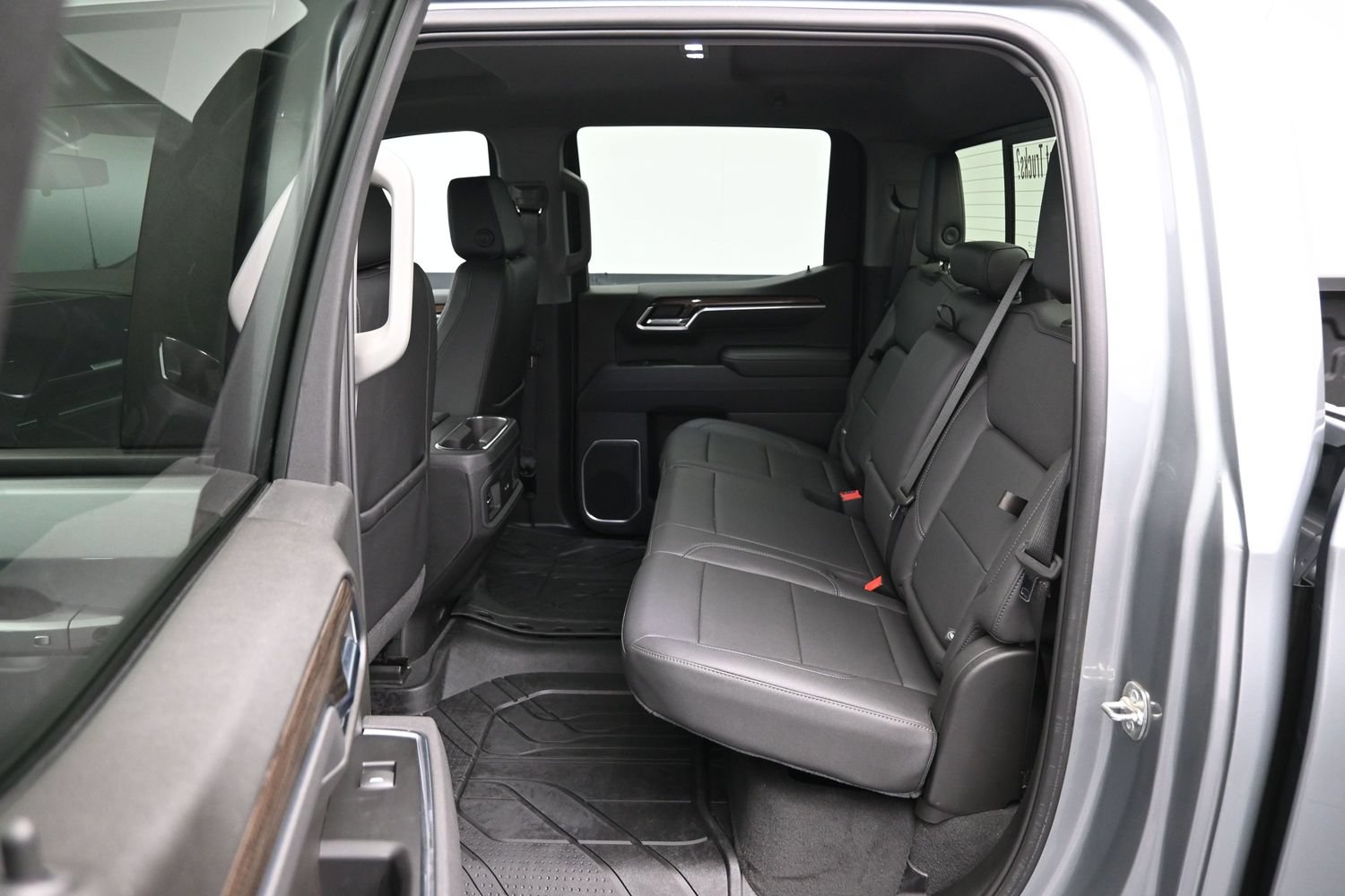 Used 2025 Chevrolet Silverado 1500 RST w/ Convenience Package II AWD/4WD image 11