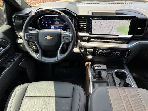 New 2026 Chevrolet Silverado 1500 High Country w/ High Country Premium Package AWD/4WD image 21