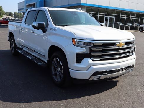 Used 2023 Chevrolet Silverado 1500 High Country w/ Z71 Off-Road Package image 2